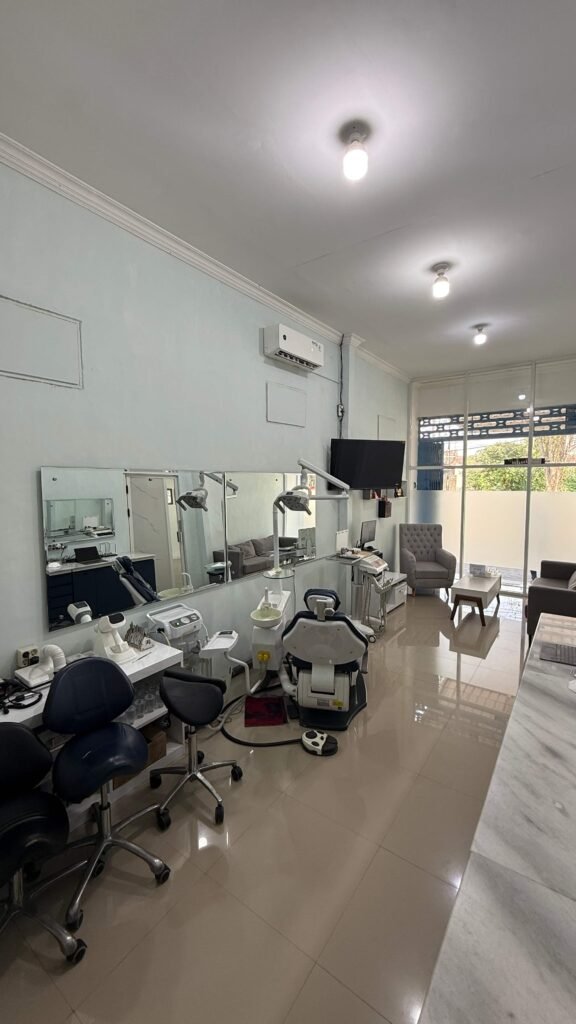 Ruang perawatan Klinik Gigi Kanari