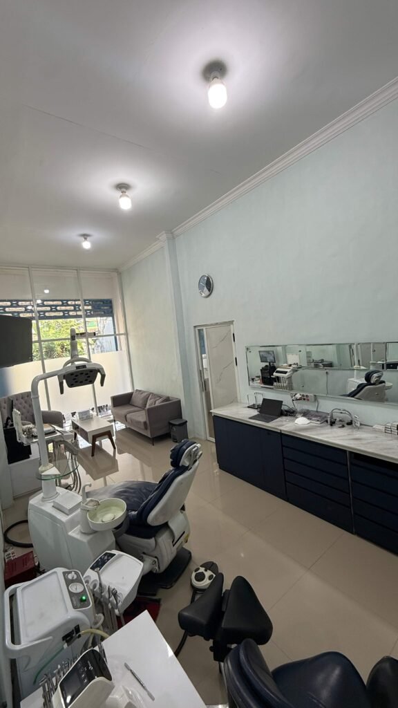 Ruang tindakan 2 Klinik Gigi Kanari